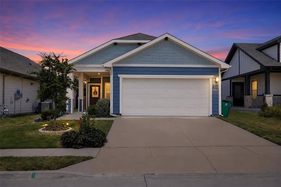 Property photo for 1818 Ash Oak Lane, Forney, TX