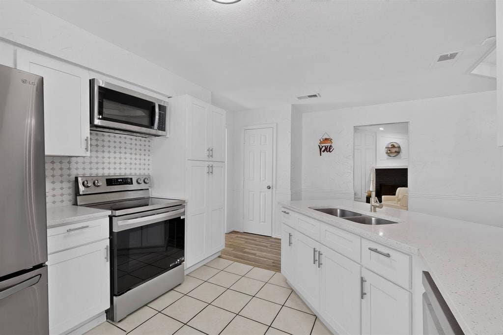 2313 Lawndale Drive, Plano, TX 75023 SS appliances