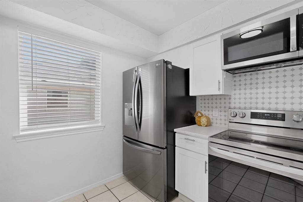 2313 Lawndale Drive, Plano, TX 75023 2313 Lawndale Drive, Plano, TX 75023