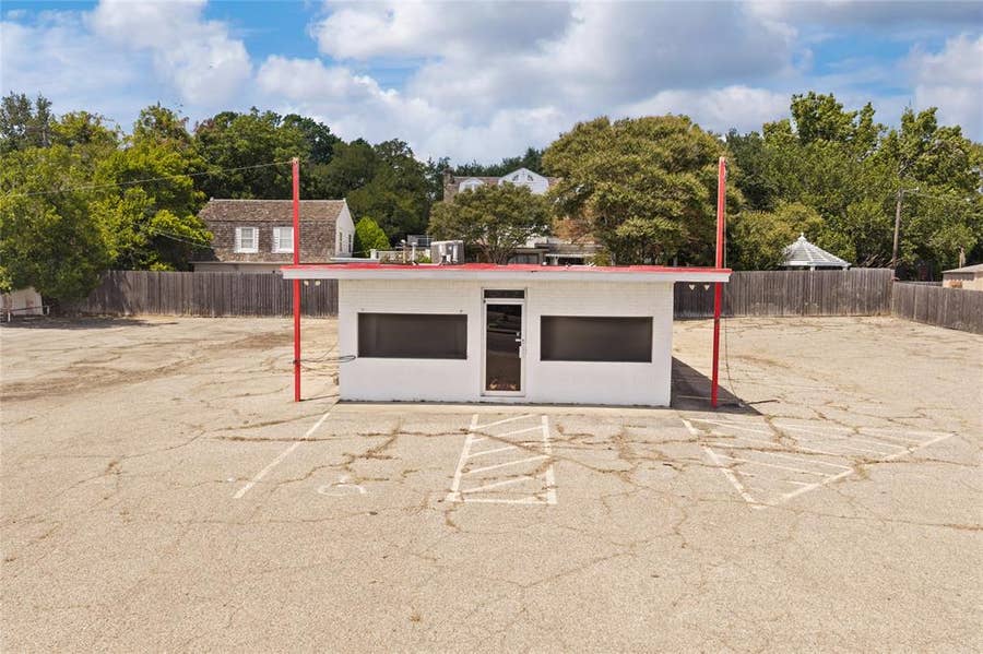 Property photo for 3321 Franklin Avenue, Waco, TX