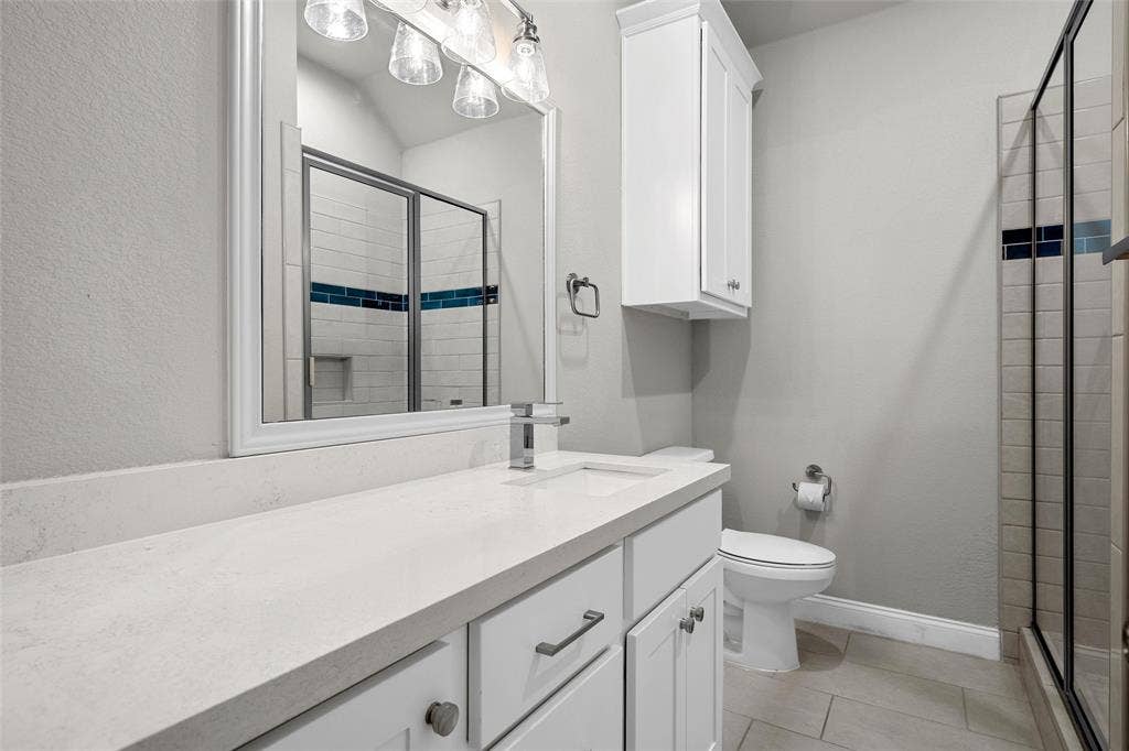 800 Gallant Fox Road, Hewitt, TX 76643