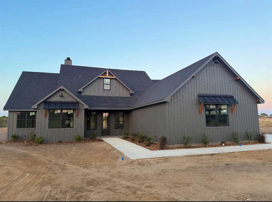 Property photo for 127 Skrivanek Road, Ennis, TX