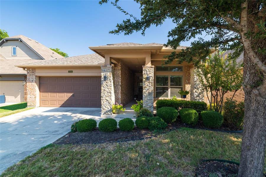 Property photo for 2505 Sanders Court, Bedford, TX