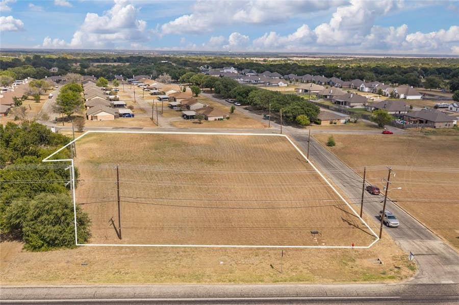Property photo for 100 Kettler Drive, Robinson, TX