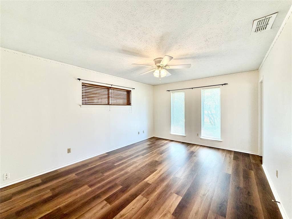8405 Lullwater Drive, Dallas, TX 75218 8405 Lullwater Drive, Dallas, TX 75218
