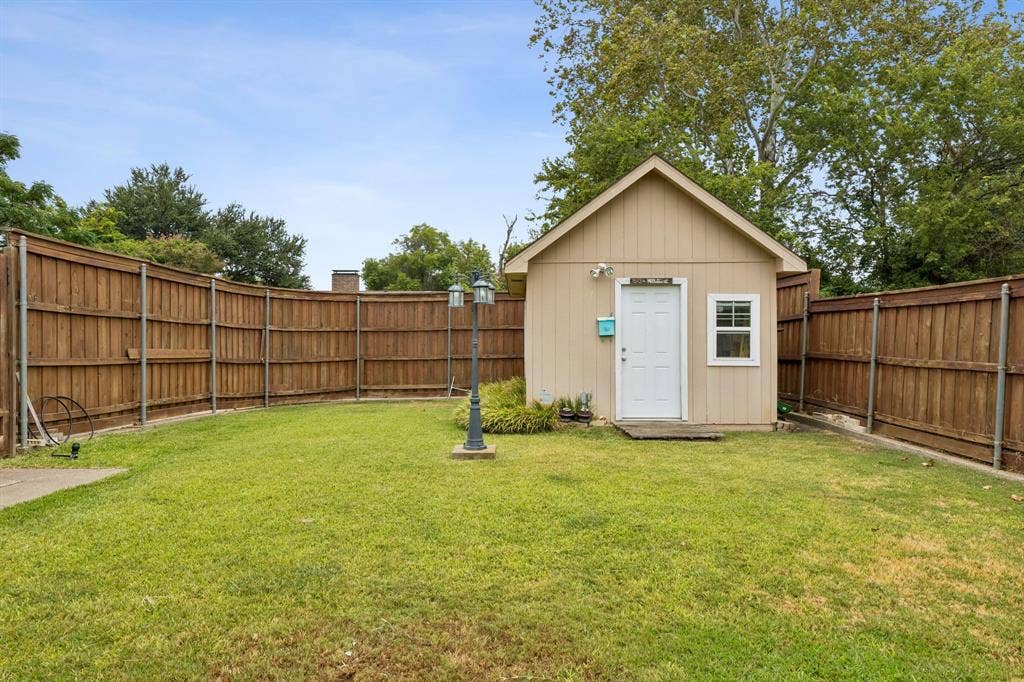 1513 Meadow Way, Garland, TX 75042 1513 Meadow Way, Garland, TX 75042