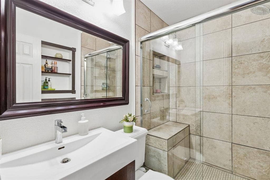 1513 Meadow Way, Garland, TX 75042 1513 Meadow Way, Garland, TX 75042