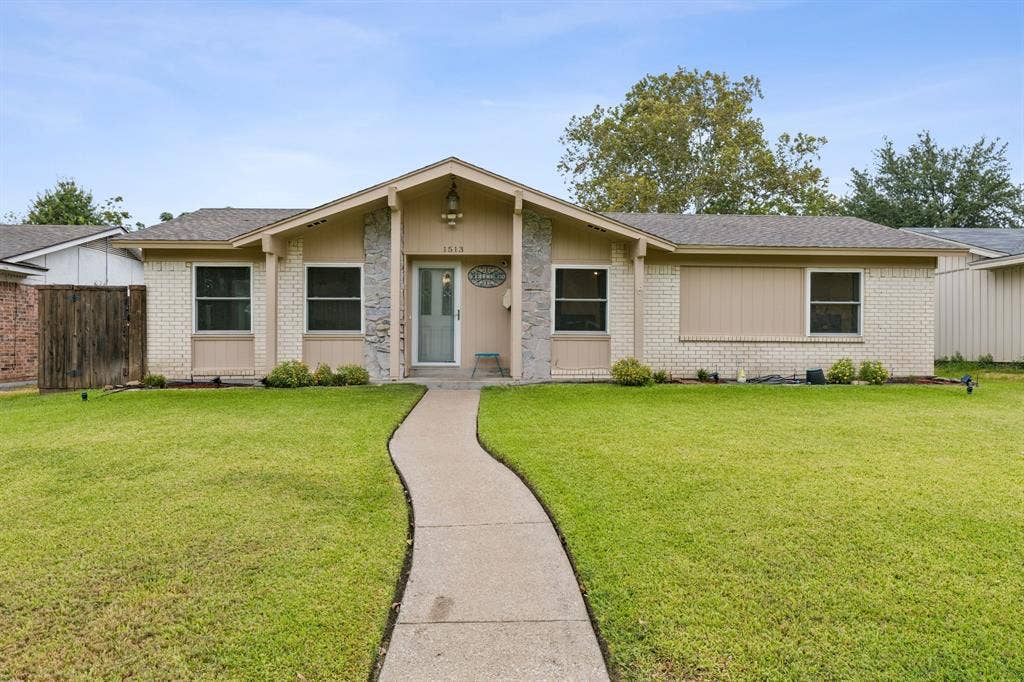 1513 Meadow Way, Garland, TX 75042 1513 Meadow Way, Garland, TX 75042