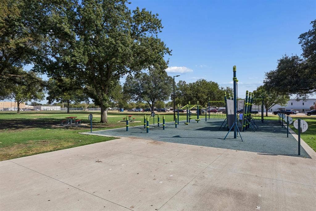 1513 Meadow Way, Garland, TX 75042 1513 Meadow Way, Garland, TX 75042