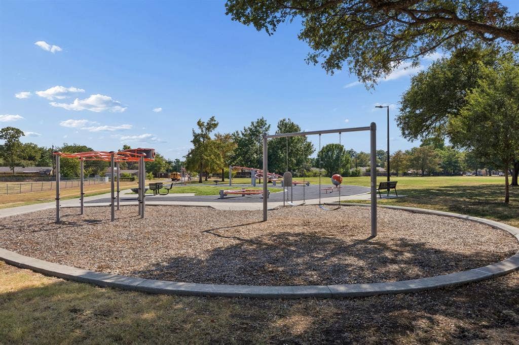1513 Meadow Way, Garland, TX 75042 1513 Meadow Way, Garland, TX 75042