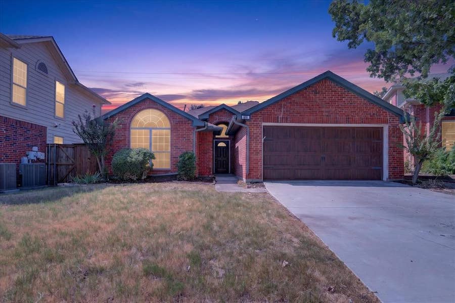Property photo for 425 Wentworth Drive, Flower Mound, TX