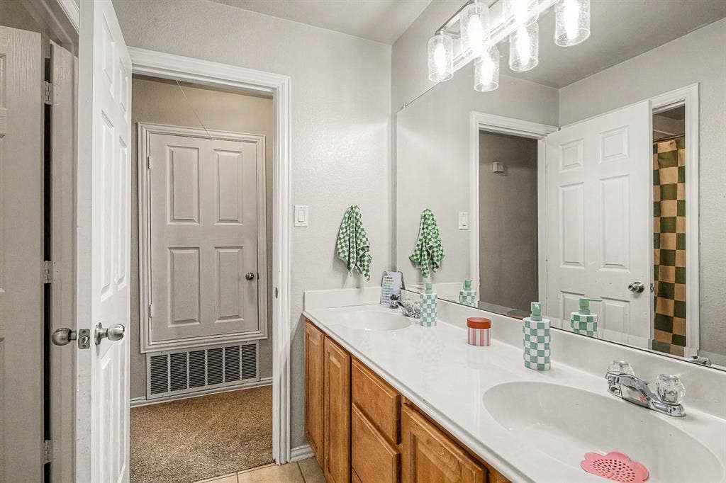 721 Saddle Ridge Trail, Weatherford, TX 76087 721 Saddle Ridge Trail, Weatherford, TX 76087