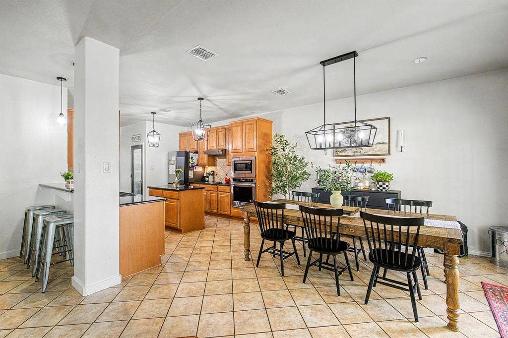 721 Saddle Ridge Trail, Weatherford, TX 76087 721 Saddle Ridge Trail, Weatherford, TX 76087