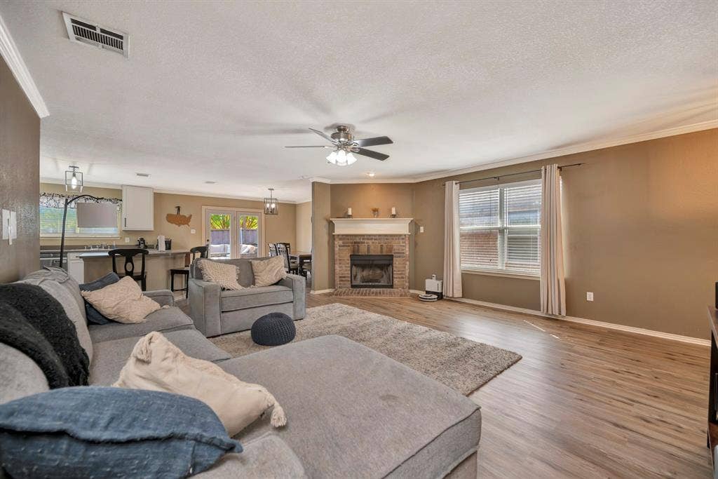 10860 Braemoor Drive, Fort Worth, TX 76052 10860 Braemoor Drive, Fort Worth, TX 76052