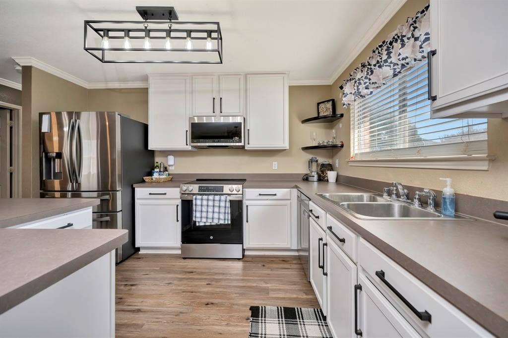 10860 Braemoor Drive, Fort Worth, TX 76052 10860 Braemoor Drive, Fort Worth, TX 76052
