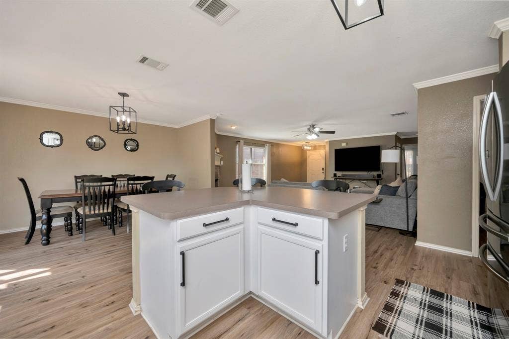 10860 Braemoor Drive, Fort Worth, TX 76052 10860 Braemoor Drive, Fort Worth, TX 76052