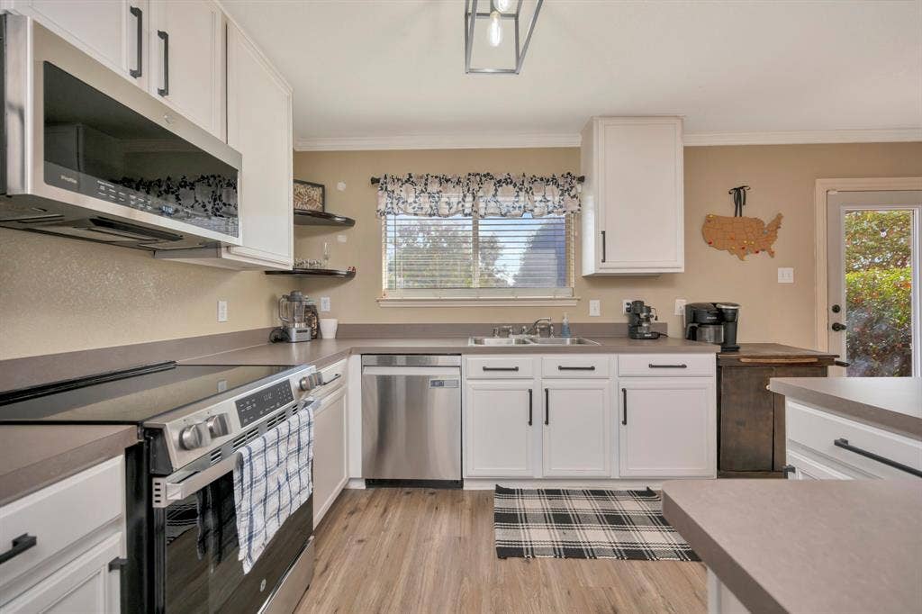 10860 Braemoor Drive, Fort Worth, TX 76052 10860 Braemoor Drive, Fort Worth, TX 76052