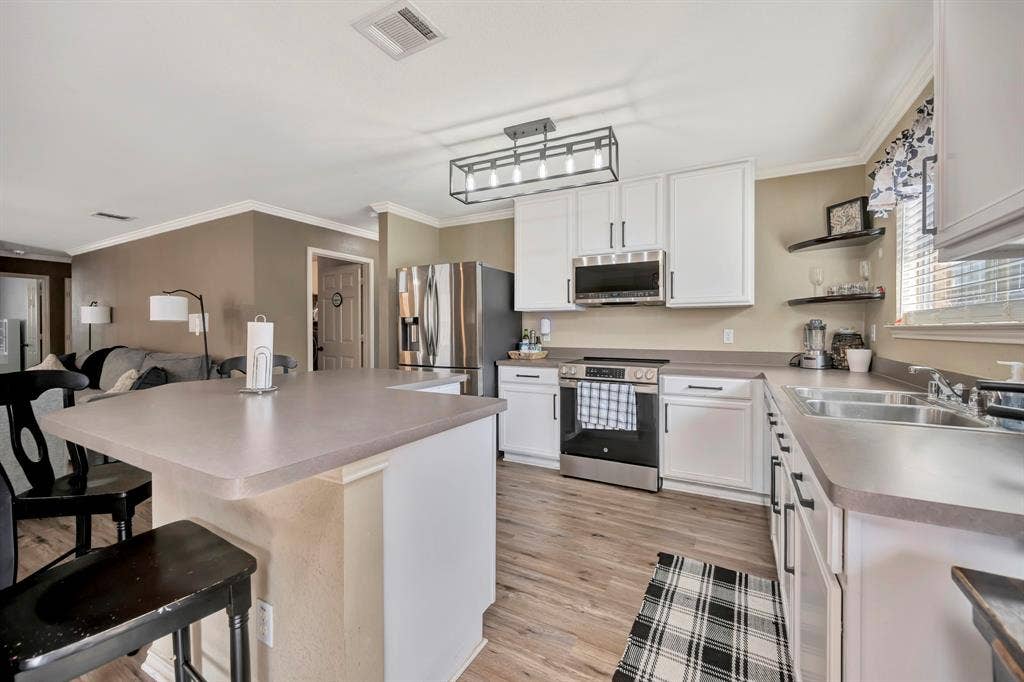 10860 Braemoor Drive, Fort Worth, TX 76052 10860 Braemoor Drive, Fort Worth, TX 76052