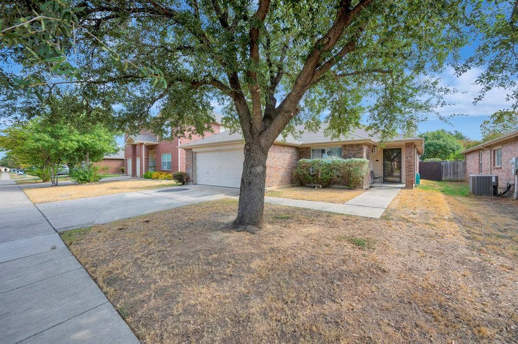10860 Braemoor Drive, Fort Worth, TX 76052 10860 Braemoor Drive, Fort Worth, TX 76052