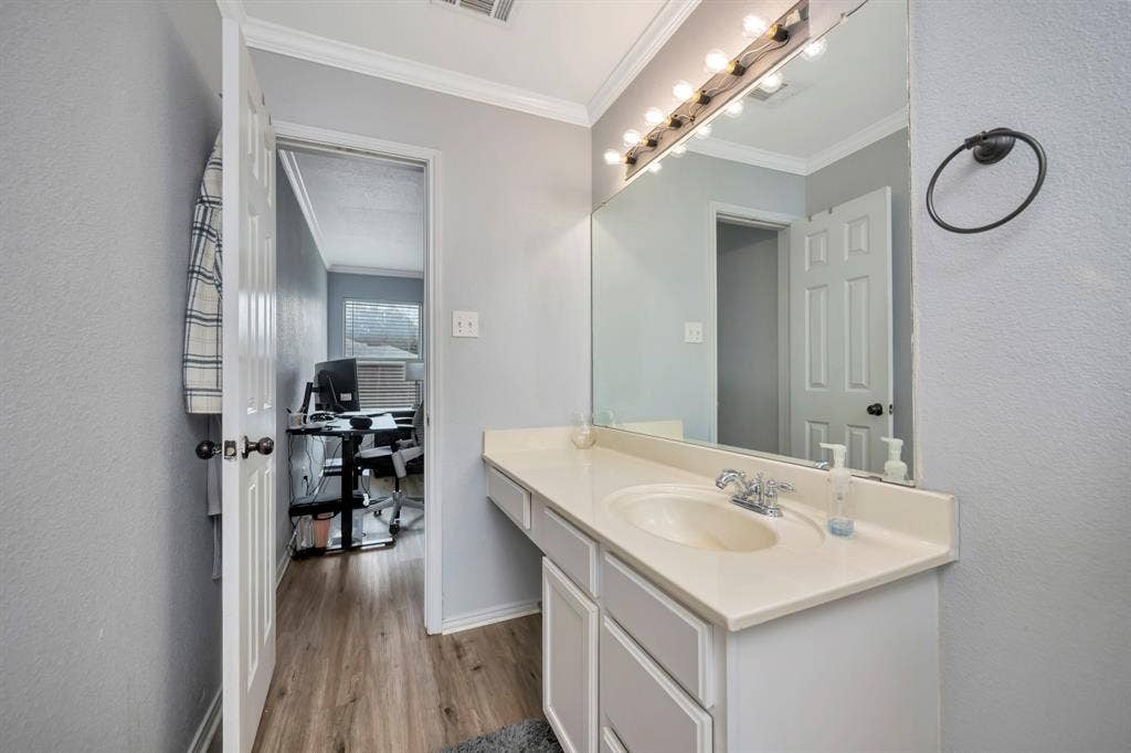 10860 Braemoor Drive, Fort Worth, TX 76052 10860 Braemoor Drive, Fort Worth, TX 76052