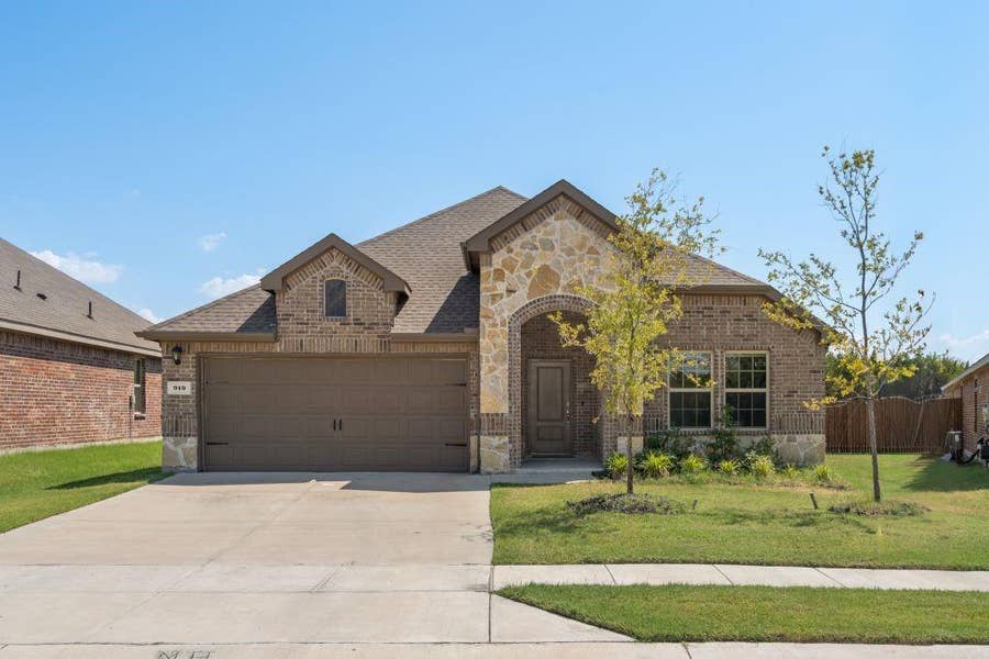 Property photo for 919 Gentle Rain Drive, Princeton, TX