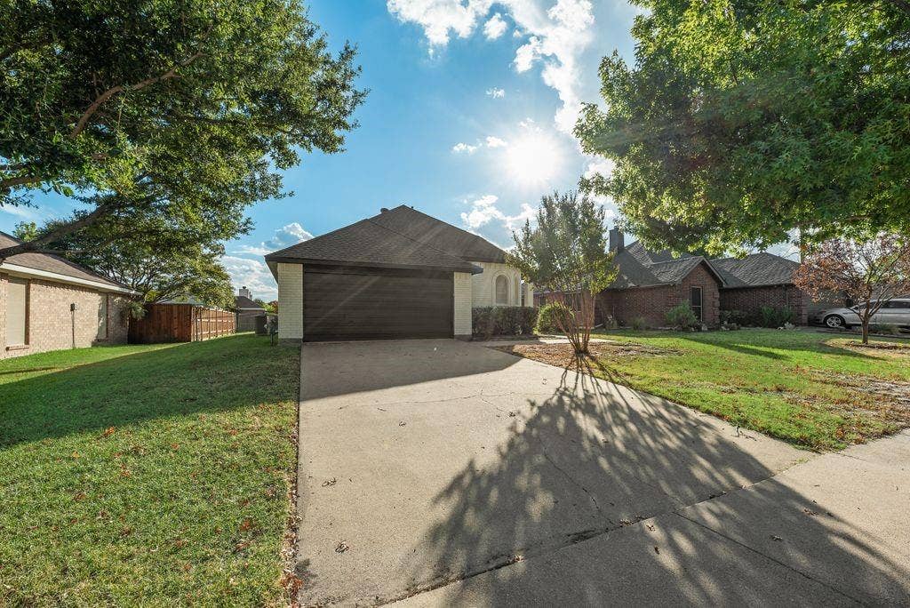 533 Bowie Street, Forney, TX 75126 533 Bowie Street, Forney, TX 75126