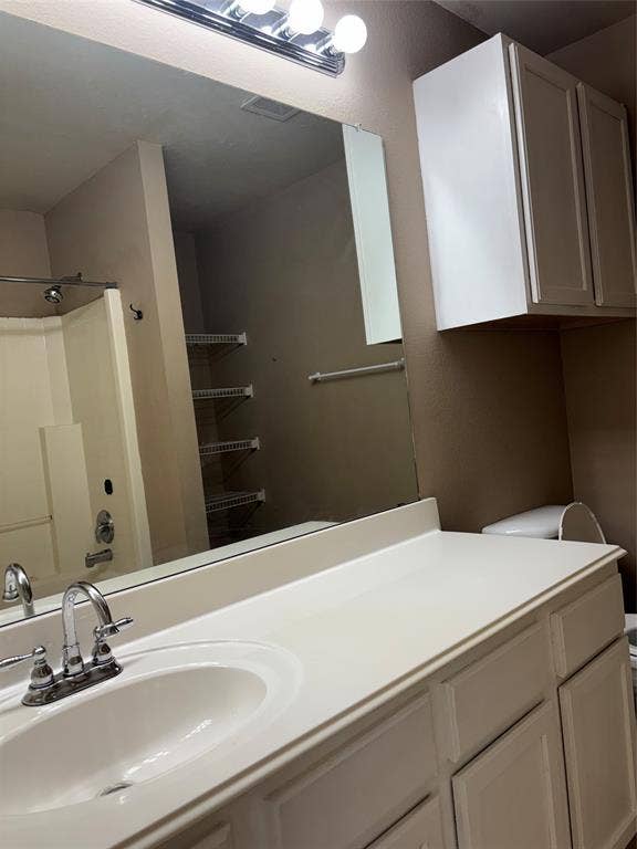 2711 Prairie Creek Drive, McKinney, TX 75071 2711 Prairie Creek Drive, McKinney, TX 75071
