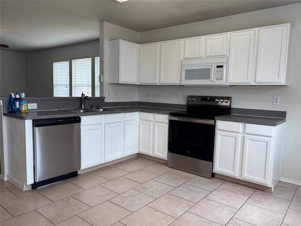 2711 Prairie Creek Drive, McKinney, TX 75071 2711 Prairie Creek Drive, McKinney, TX 75071