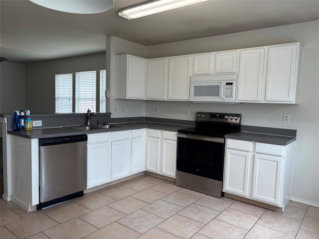 2711 Prairie Creek Drive, McKinney, TX 75071 2711 Prairie Creek Drive, McKinney, TX 75071