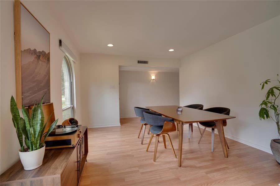 Property photo for 8515 Londonderry Lane, Dallas, TX