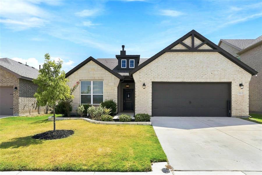 Property photo for 1961 Bellatrix Drive, Haslet, TX