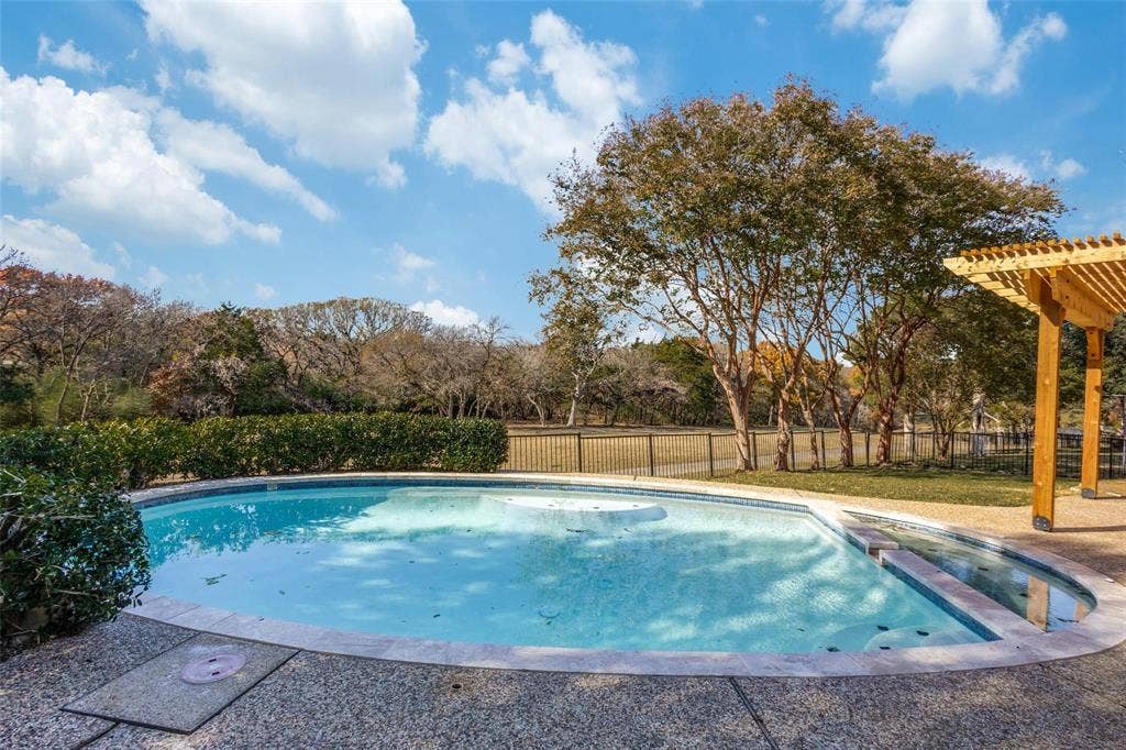 2822 Roundrock, McKinney, TX 75072 2822 Roundrock, McKinney, TX 75072