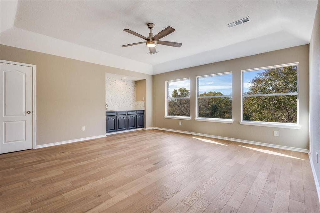 2822 Roundrock, McKinney, TX 75072 Upstairs game room.