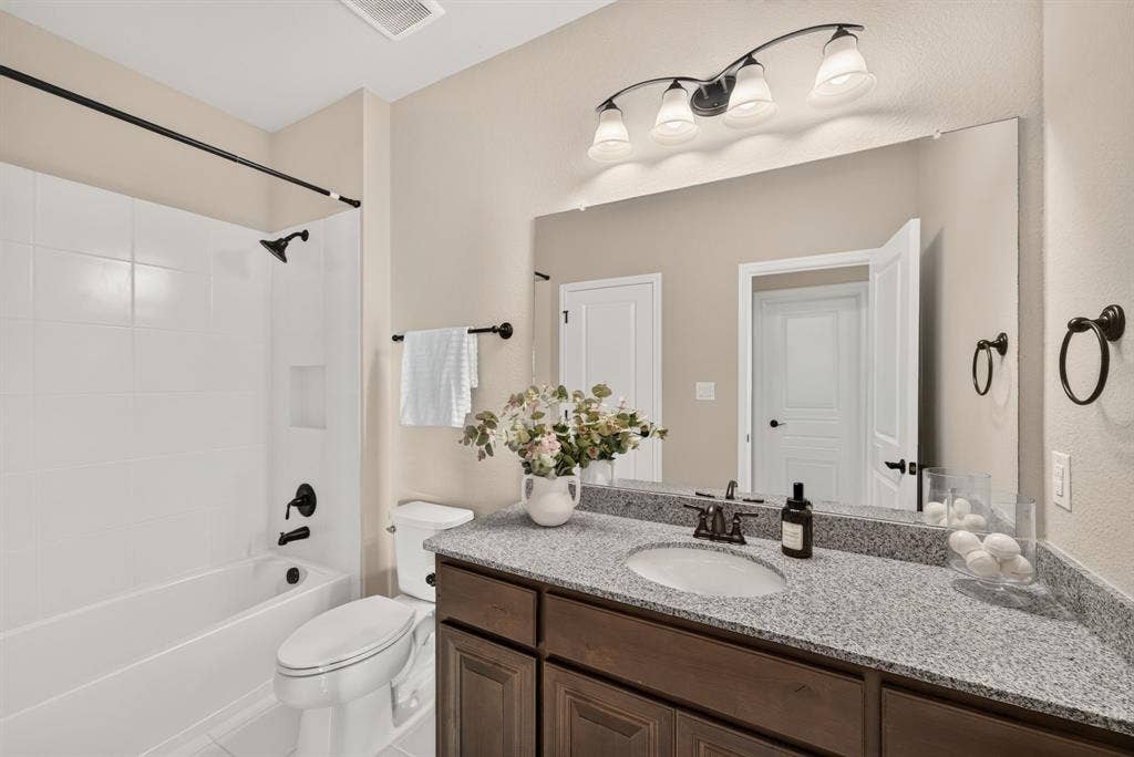 6225 Rocca Valle Drive, McKinney, TX 75071 6225 Rocca Valle Drive, McKinney, TX 75071