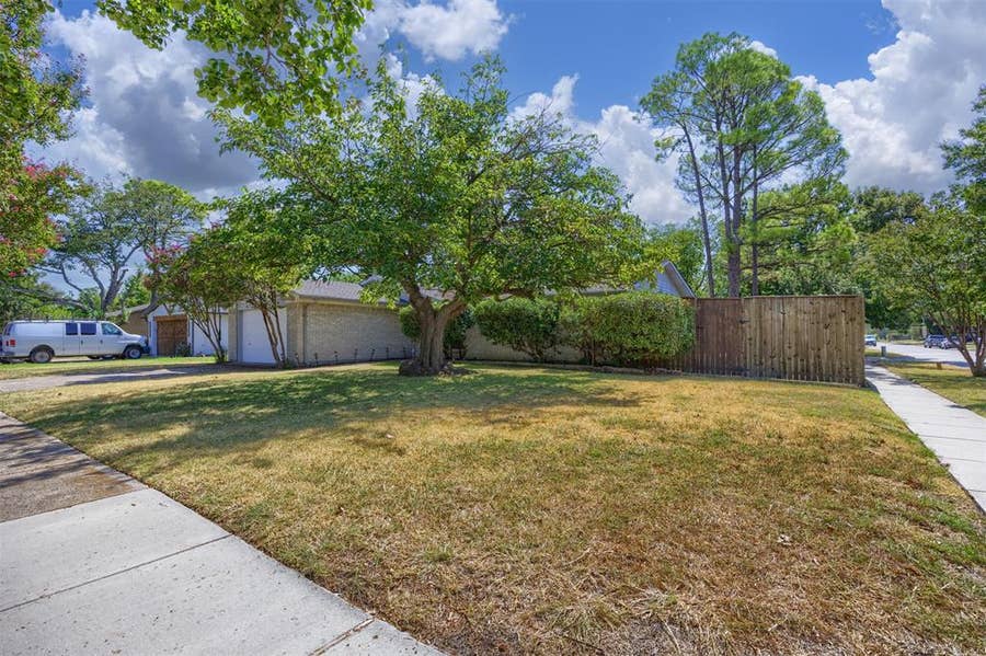 Property photo for 638 Cranbrook Park, Garland, TX