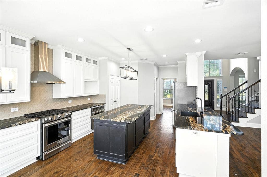 9808 Enmore Lane, Frisco, TX 75035 9808 Enmore Lane, Frisco, TX 75035