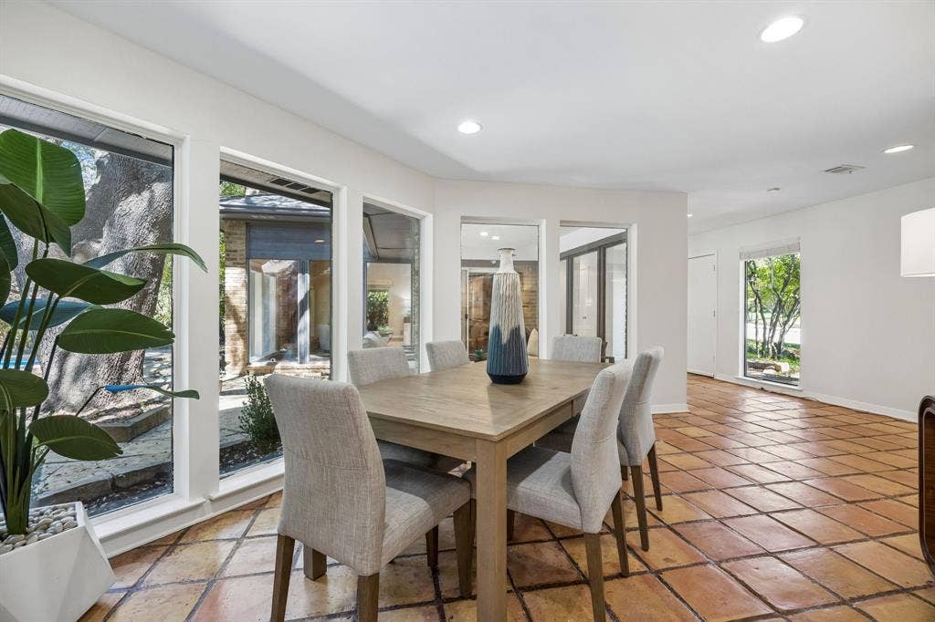 6542 Clearhaven Circle, Dallas, TX 75248 6542 Clearhaven Circle, Dallas, TX 75248