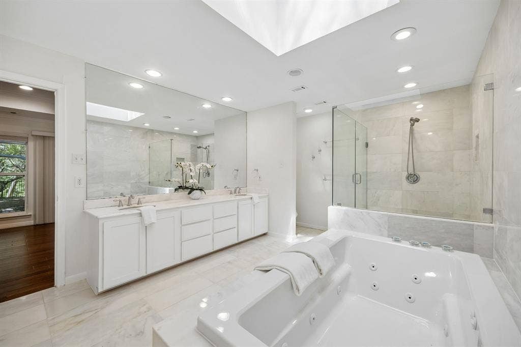 6542 Clearhaven Circle, Dallas, TX 75248 6542 Clearhaven Circle, Dallas, TX 75248