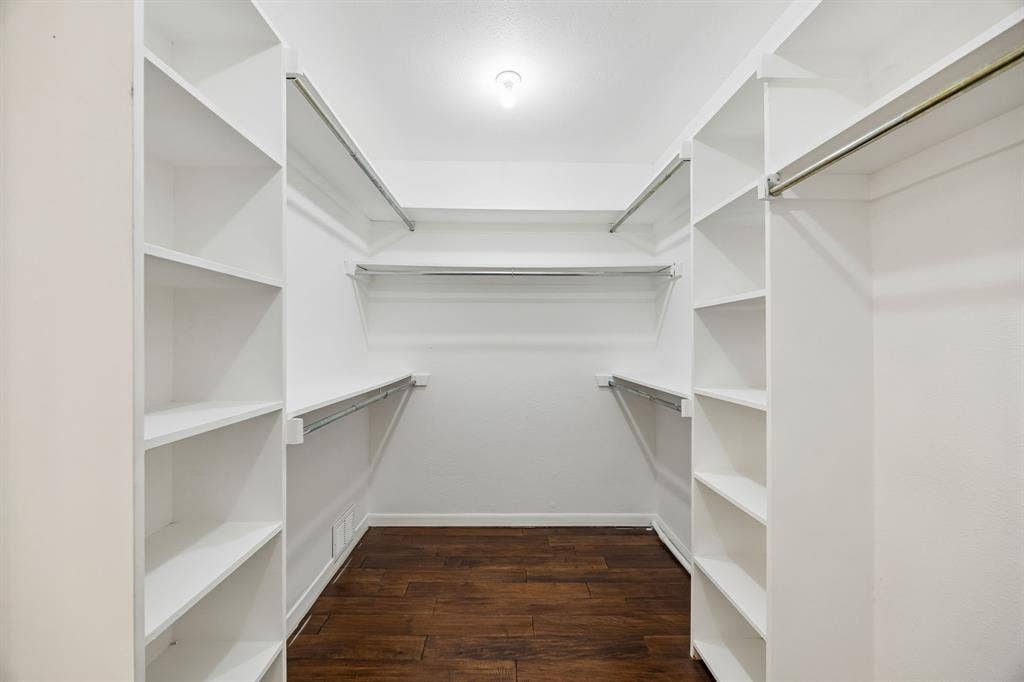 6542 Clearhaven Circle, Dallas, TX 75248 6542 Clearhaven Circle, Dallas, TX 75248