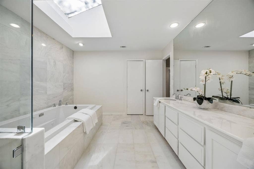 6542 Clearhaven Circle, Dallas, TX 75248 6542 Clearhaven Circle, Dallas, TX 75248