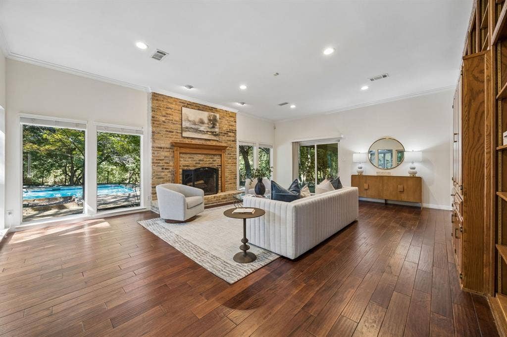 6542 Clearhaven Circle, Dallas, TX 75248 6542 Clearhaven Circle, Dallas, TX 75248