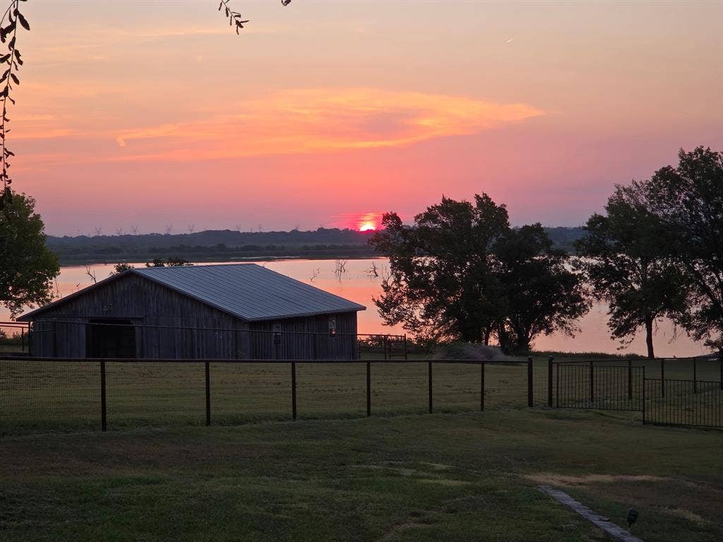 192 Mallard Point, Wylie, TX 75098 Sunrise and then just imagine a full moon rising in the evening. rising.