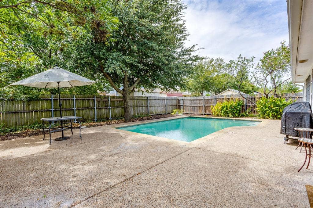 9825 Stoney Bridge Road, Fort Worth, TX 76108 Backyard oasis!