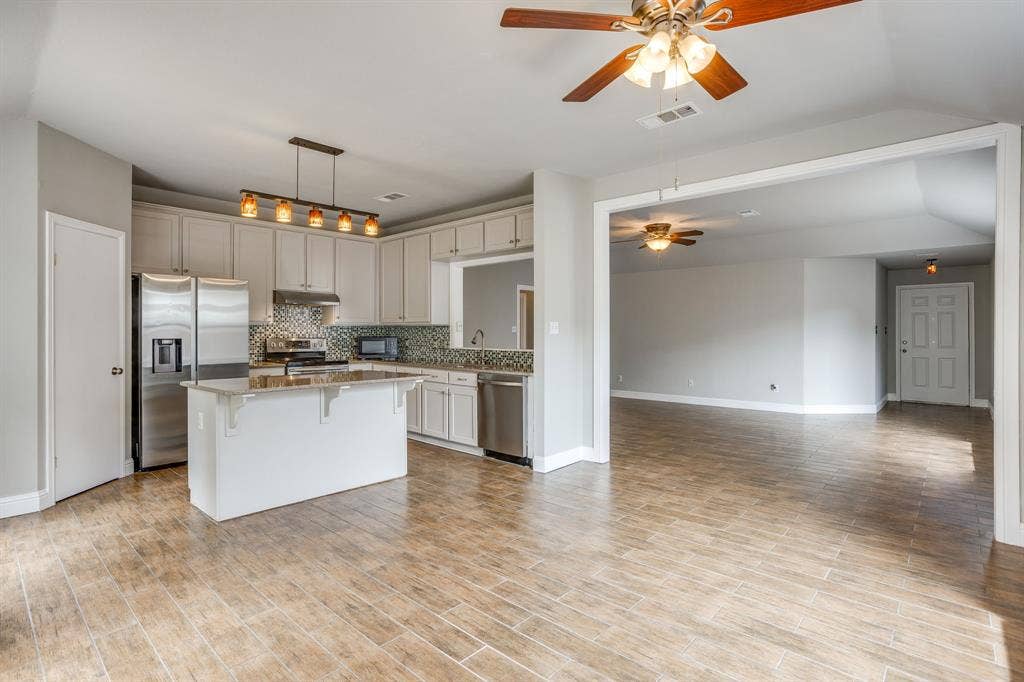 9825 Stoney Bridge Road, Fort Worth, TX 76108 Lots of natural light
