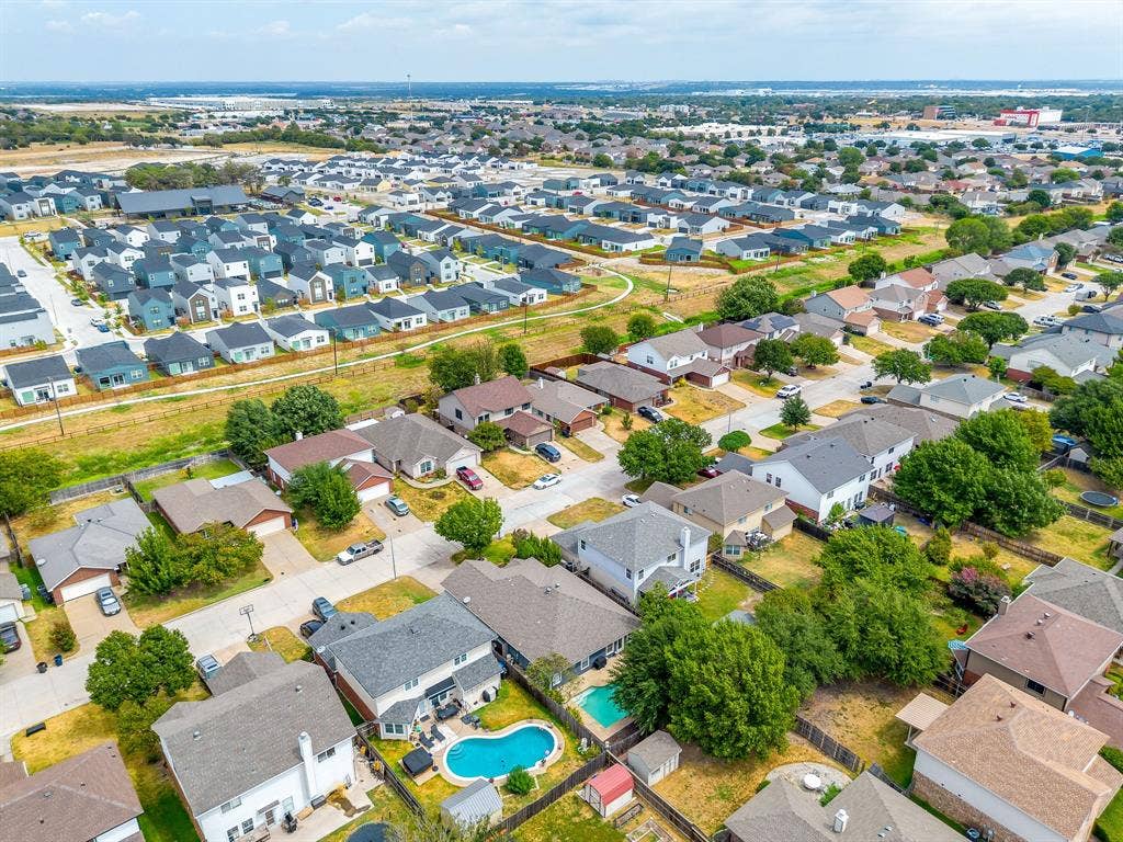9825 Stoney Bridge Road, Fort Worth, TX 76108 Aerial view of established neighborhood