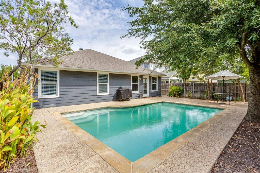 9825 Stoney Bridge Road, Fort Worth, TX 76108 Great space for entertaining & gardening!
