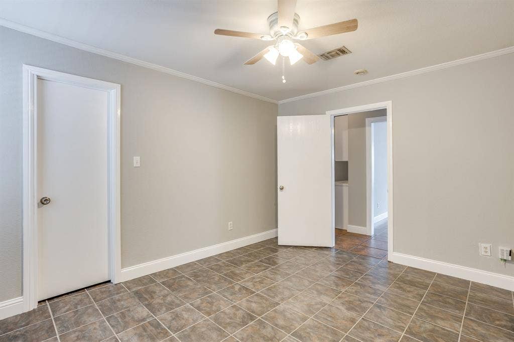 9825 Stoney Bridge Road, Fort Worth, TX 76108 Secondary bedroom 3 with walk-in closet