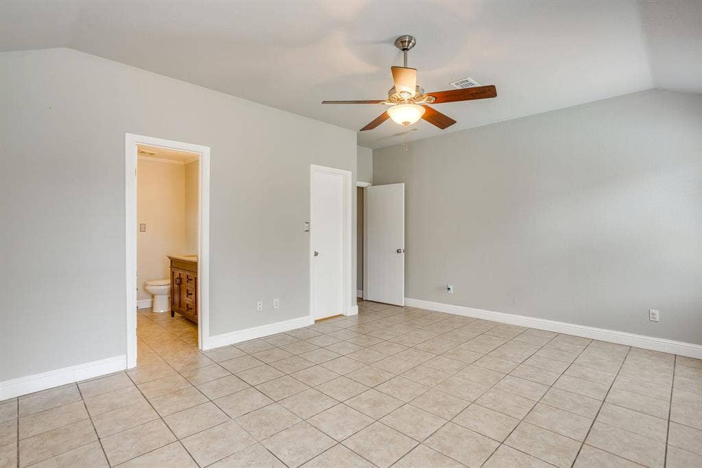 9825 Stoney Bridge Road, Fort Worth, TX 76108 View into ensuite bathroom