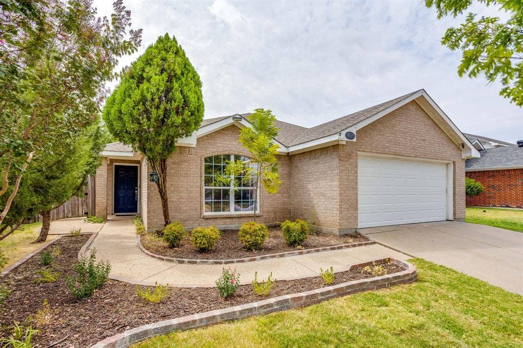 9825 Stoney Bridge Road, Fort Worth, TX 76108 Welcome Home!