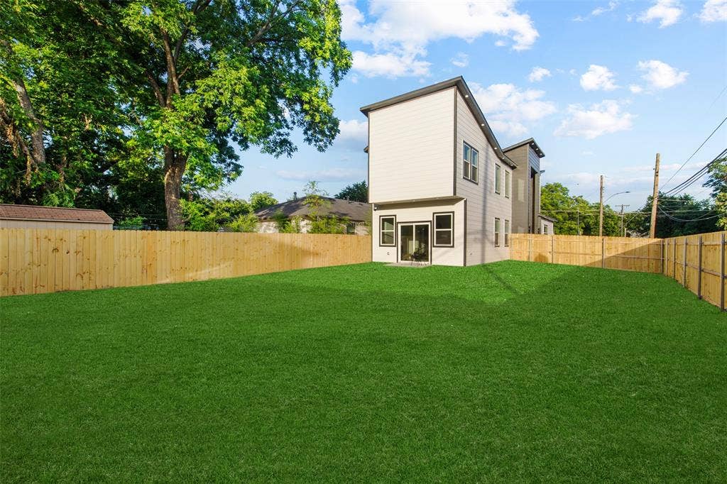 2503 Lawrence Street, Dallas, TX 75215 2503 Lawrence Street, Dallas, TX 75215